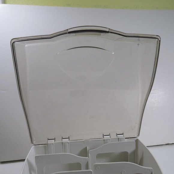 Fellows Floppy Disk Case with permeant center divider & moveable dividers - Picture 3 of 13